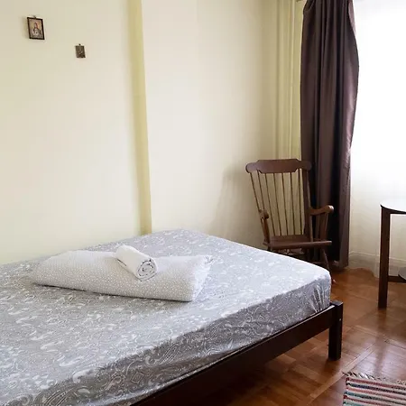 Nouveau Apartment *